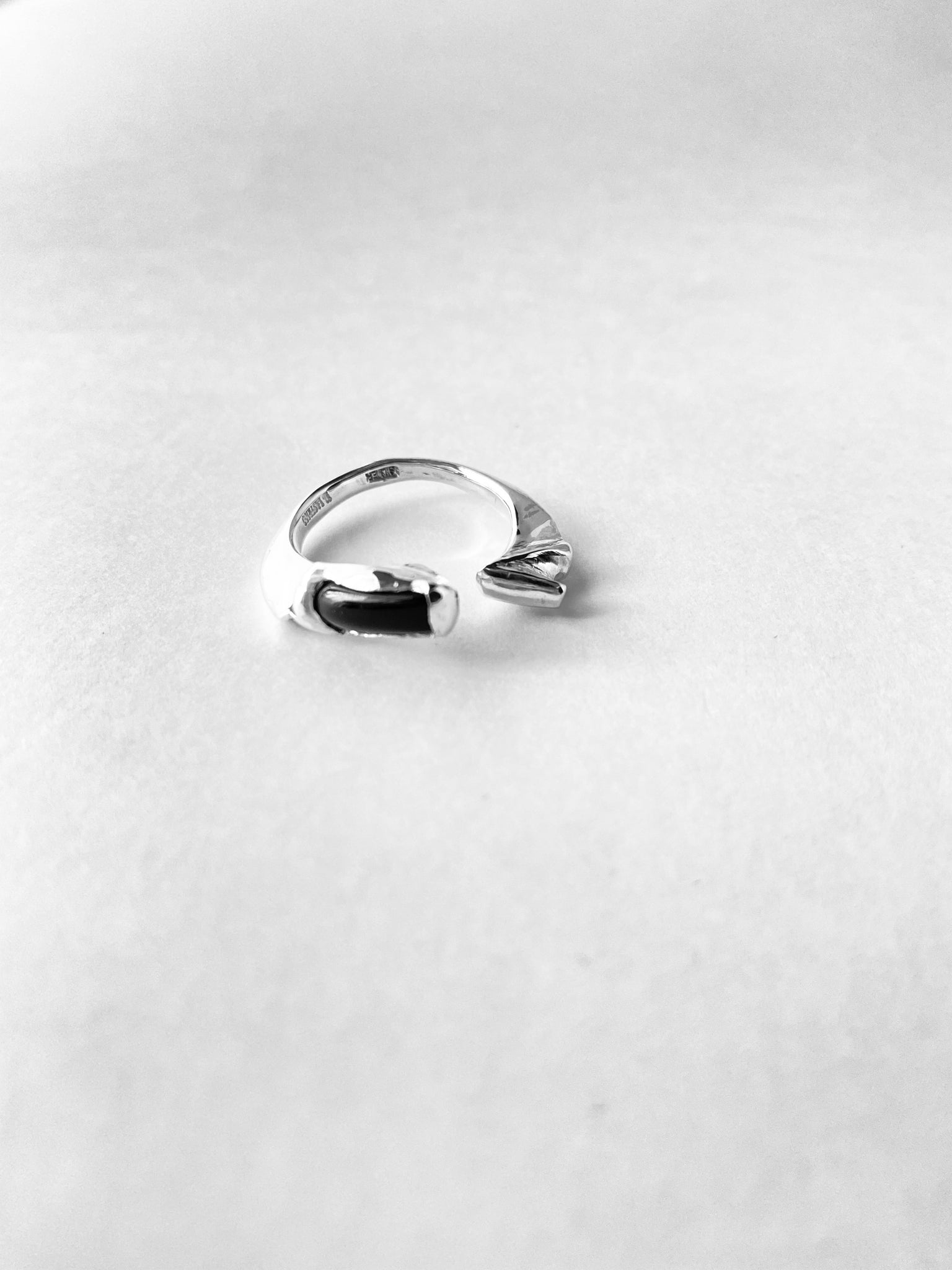 -Silver Ring-  Onyx 20-R6